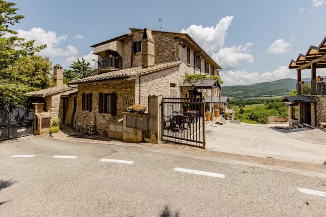 Agriturismo Il Castello Ασίζη Εξωτερικό φωτογραφία