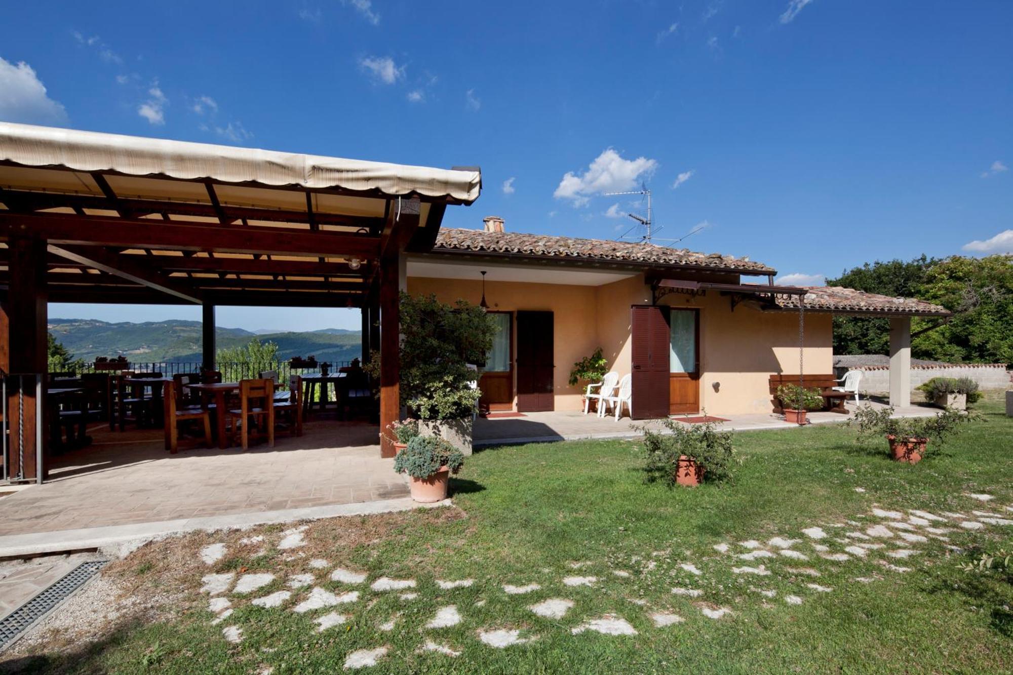 Agriturismo Il Castello Ασίζη Εξωτερικό φωτογραφία