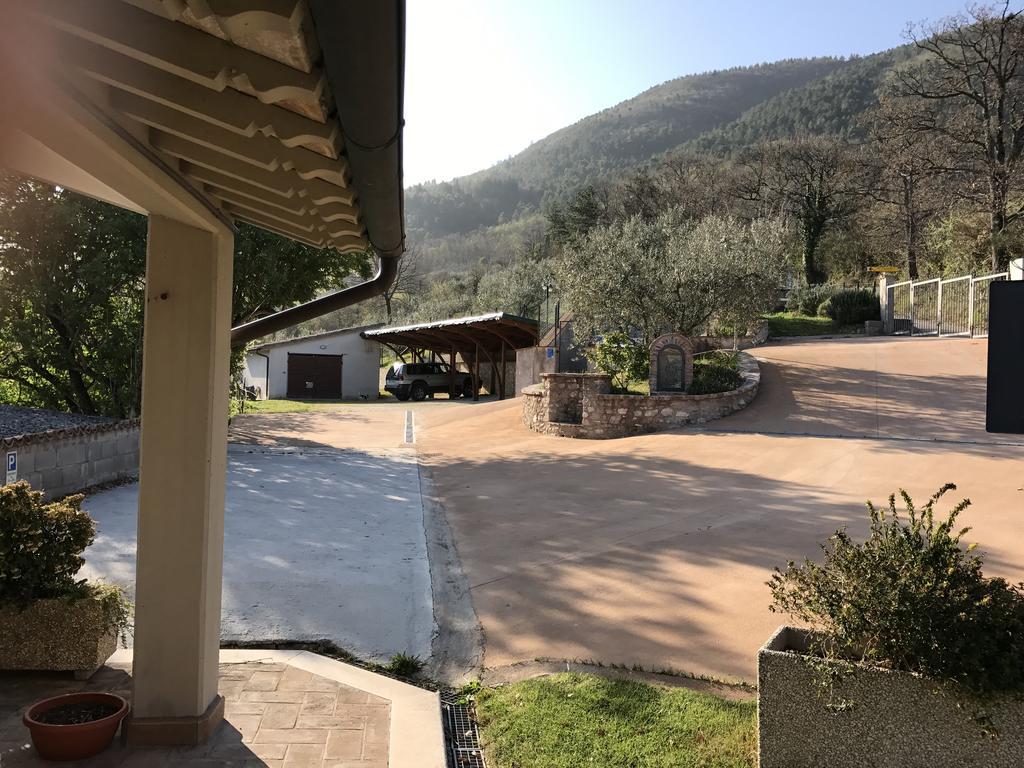 Agriturismo Il Castello Ασίζη Εξωτερικό φωτογραφία