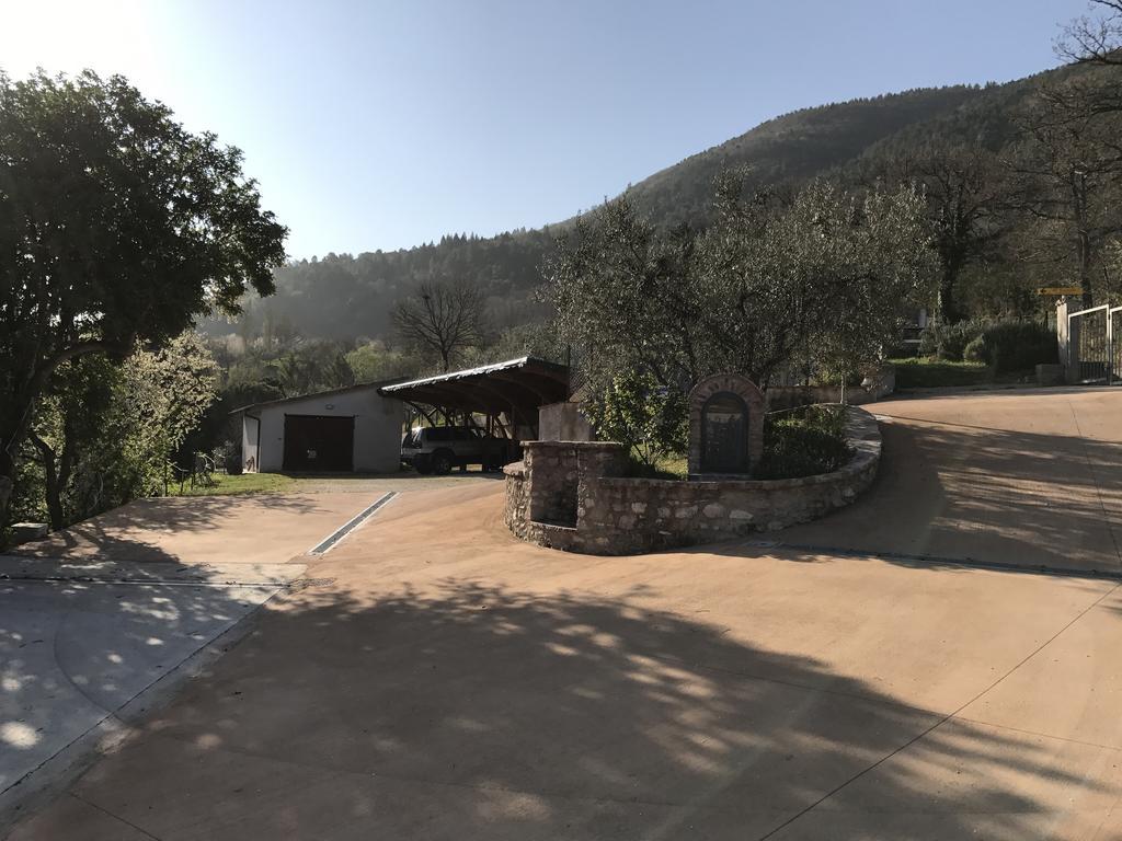 Agriturismo Il Castello Ασίζη Εξωτερικό φωτογραφία