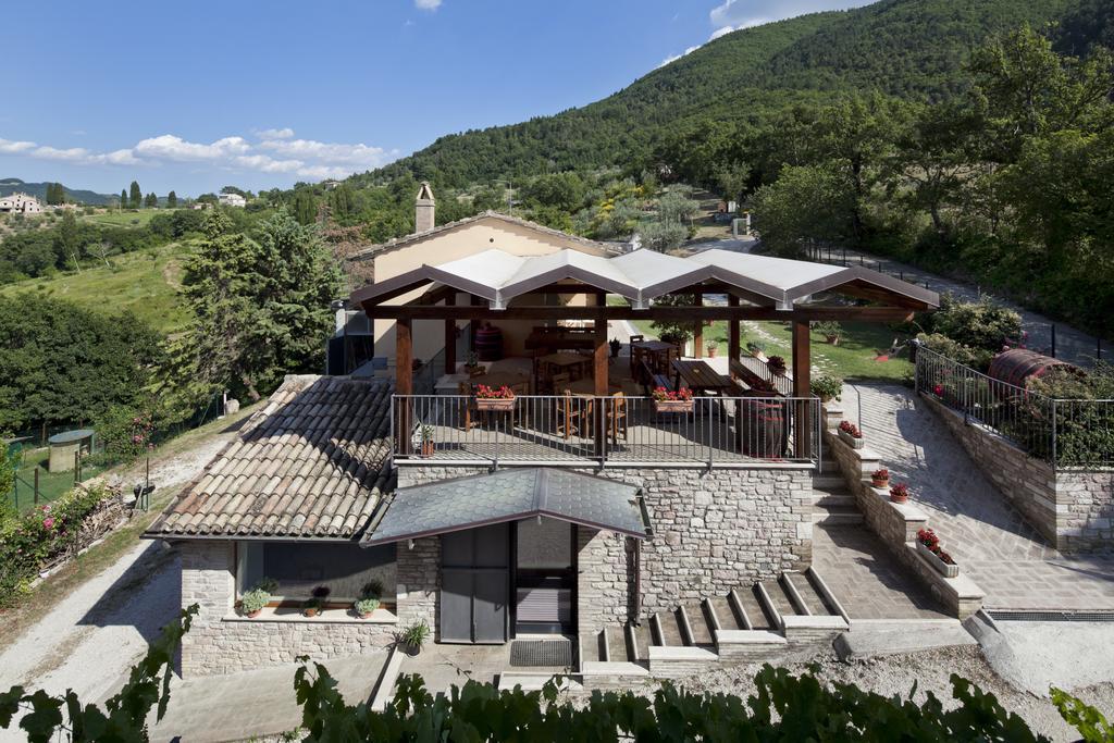 Agriturismo Il Castello Ασίζη Εξωτερικό φωτογραφία